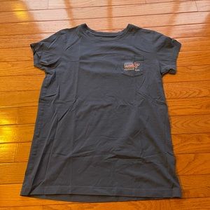 VINEYARD VINES T-SHIRT!